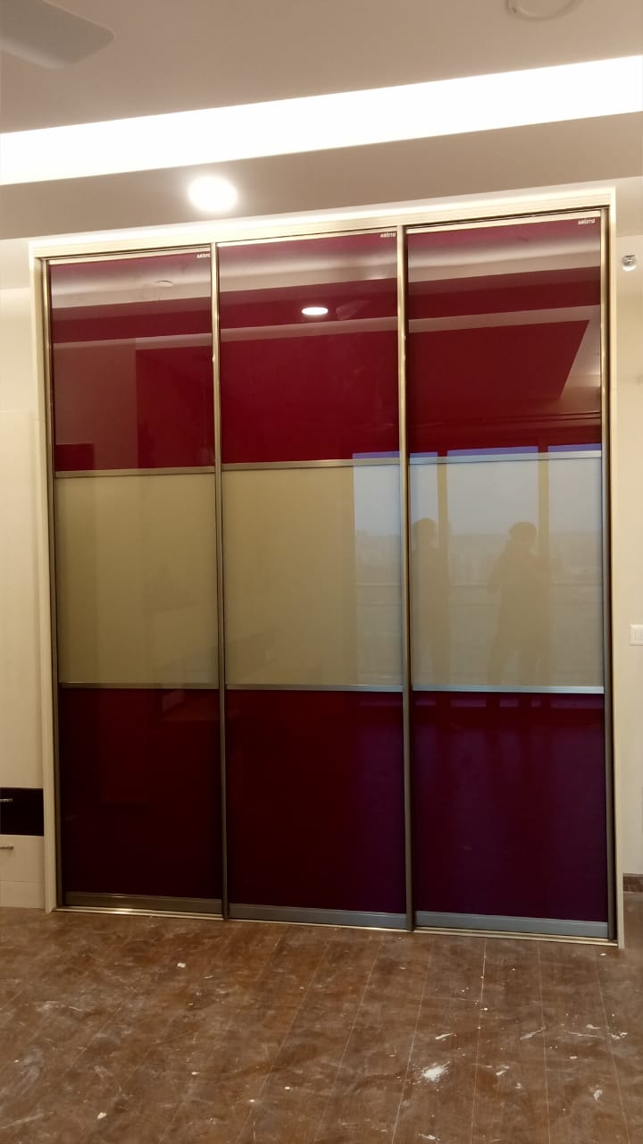 lacquer-glass-wardrobe-dealers-manufacturers-in-gurgaon-gurugram-india-top-dealers-manufacturers-in-gurgaon